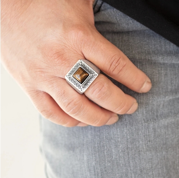 The Wrangler Ring - Picture 2 of 3